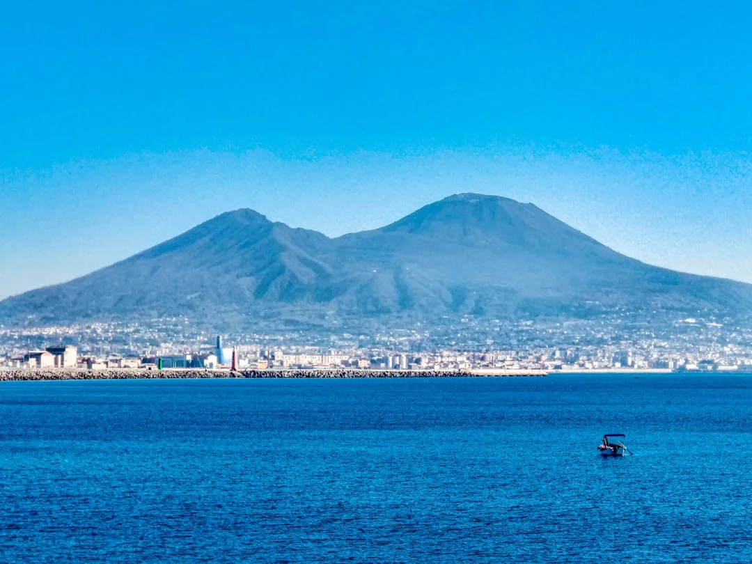Napoli: Il Cuore Antico del Mediterraneo – Guida Definitiva (EN)